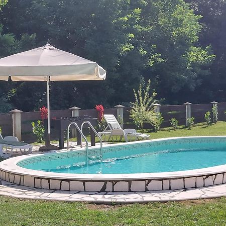 Villa Kuca Za Odmor Mazuran Karlovac Esterno foto
