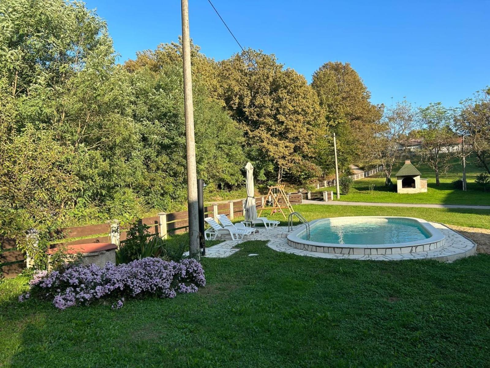 Villa Kuca Za Odmor Mazuran Karlovac Esterno foto