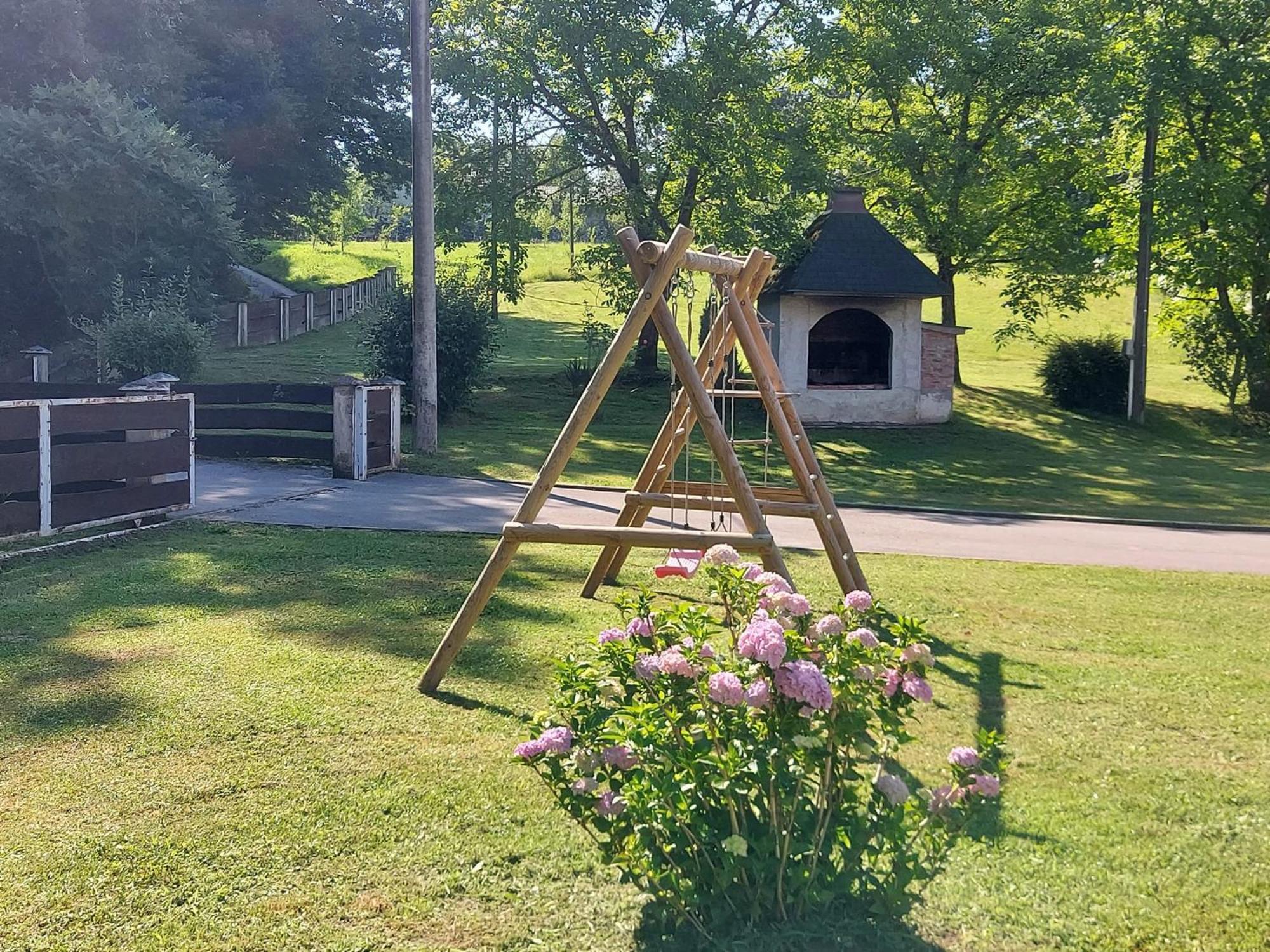 Villa Kuca Za Odmor Mazuran Karlovac Esterno foto